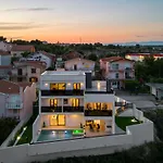 Villa Luxury Wellness & Depaja *