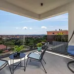 Villa Luxury Wellness & Depaja *