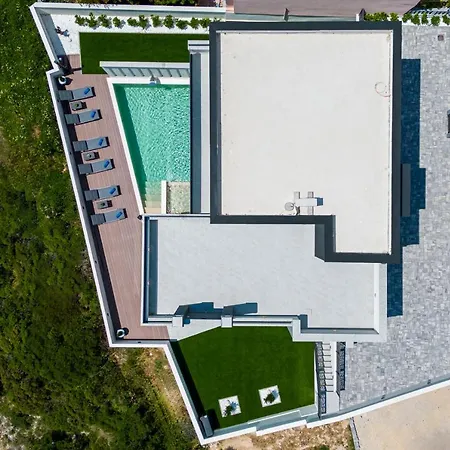 Villa Luxury Wellness & Depaja *