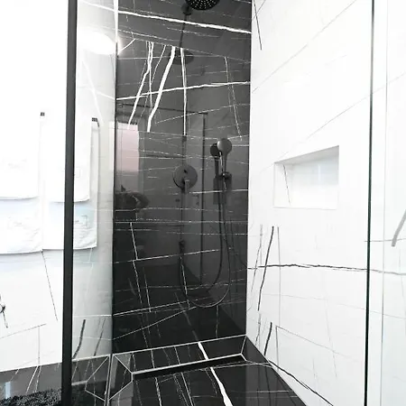 Villa Luxury Wellness & Depaja *