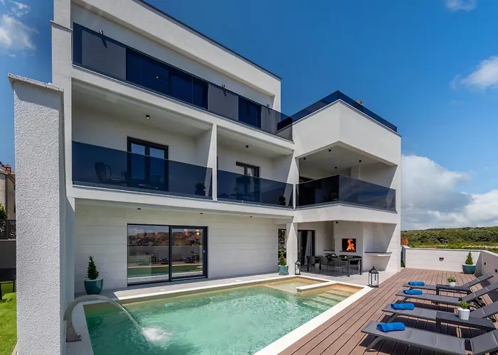 Villa Luxury Wellness & Depaja